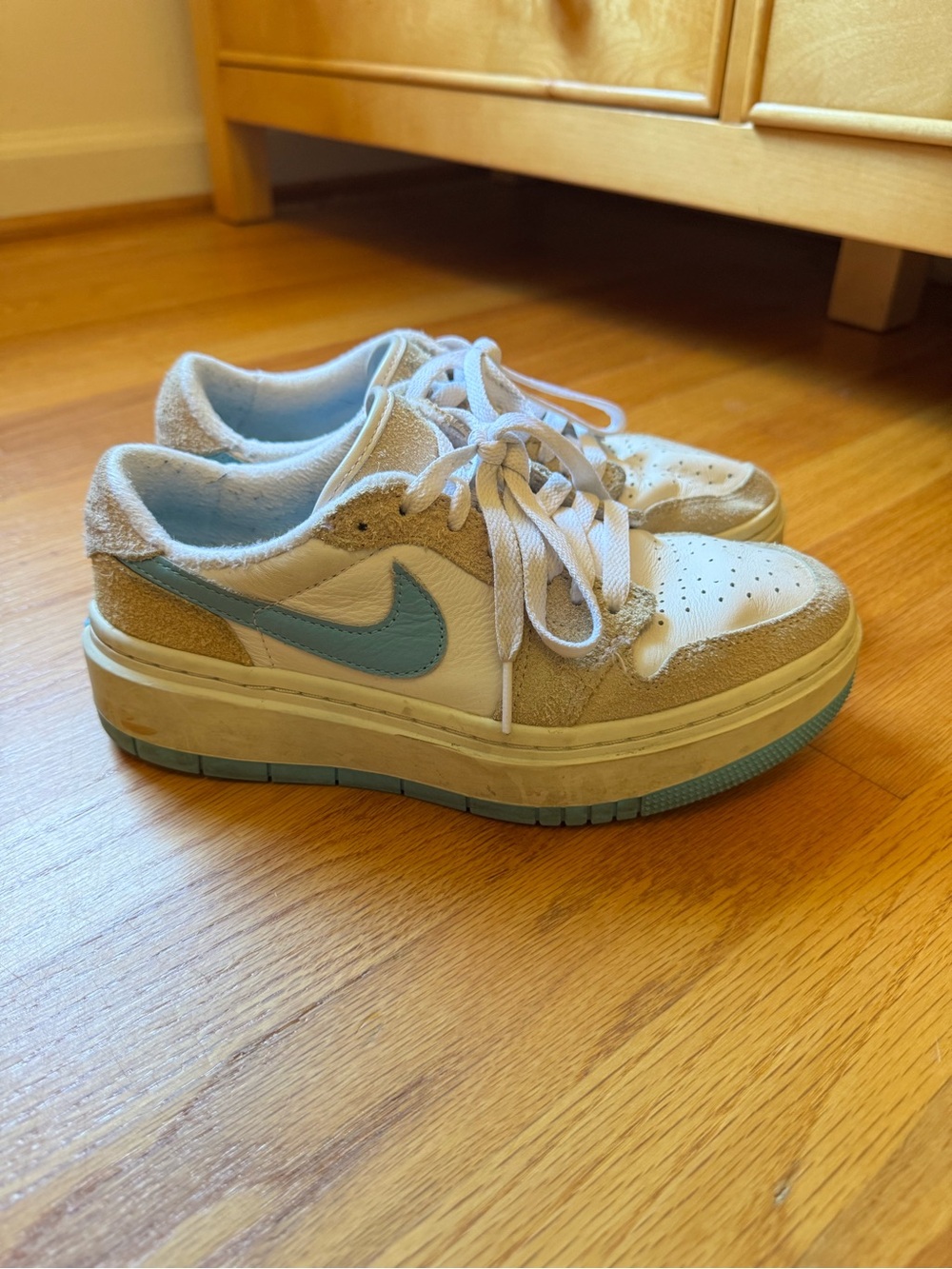 Air Jordan 1 Elevate Low SE
Women's Shoes
Size: 6